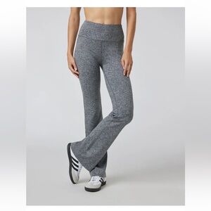 Women's Vuori Halo Slim Flare Pants - Med